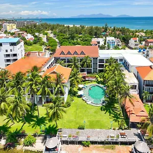 4* Resort River & Residences