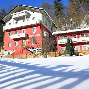 Affittacamere Gaestehaus Alpina